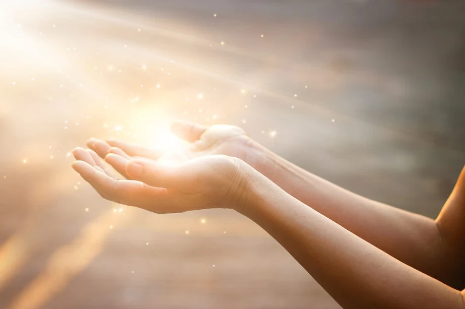 fjernhealing-giver-lys